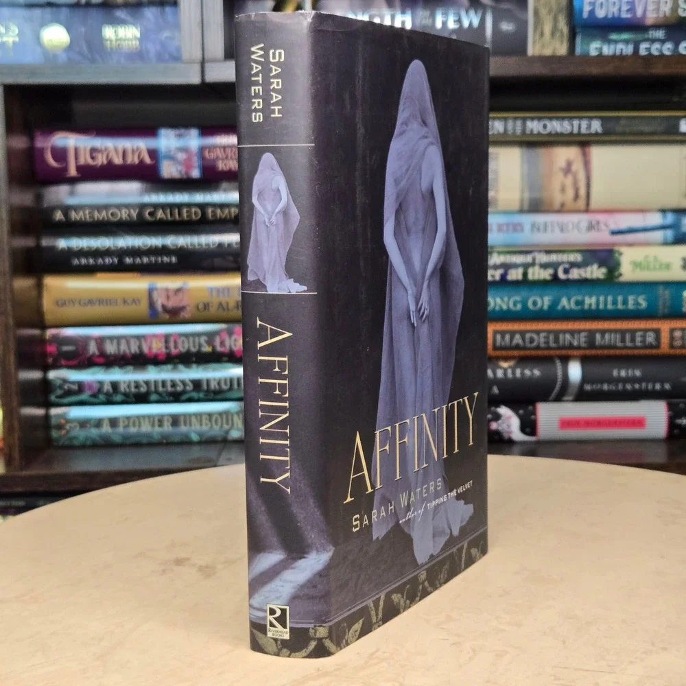 Affinity by Sarah Waters *1st/1st* Victorian Setting